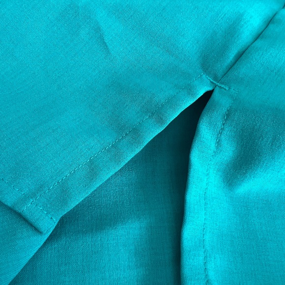 Doc & Amelia by Cintas Woman’s Button Down Shirt - Picture 3 of 6